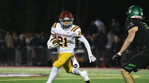 a Central Catholic West Linn 6A Oregon football semifinal November 17 2023 Taylor Balkom 16